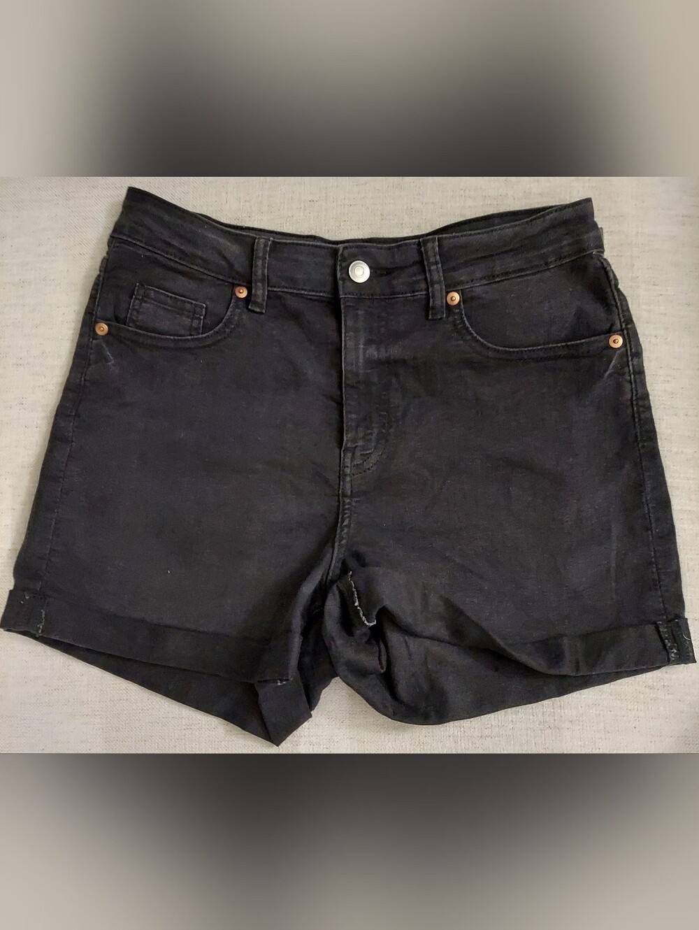 H&M Black Denim High-Rise Women's Shorts. Size 10. B-249